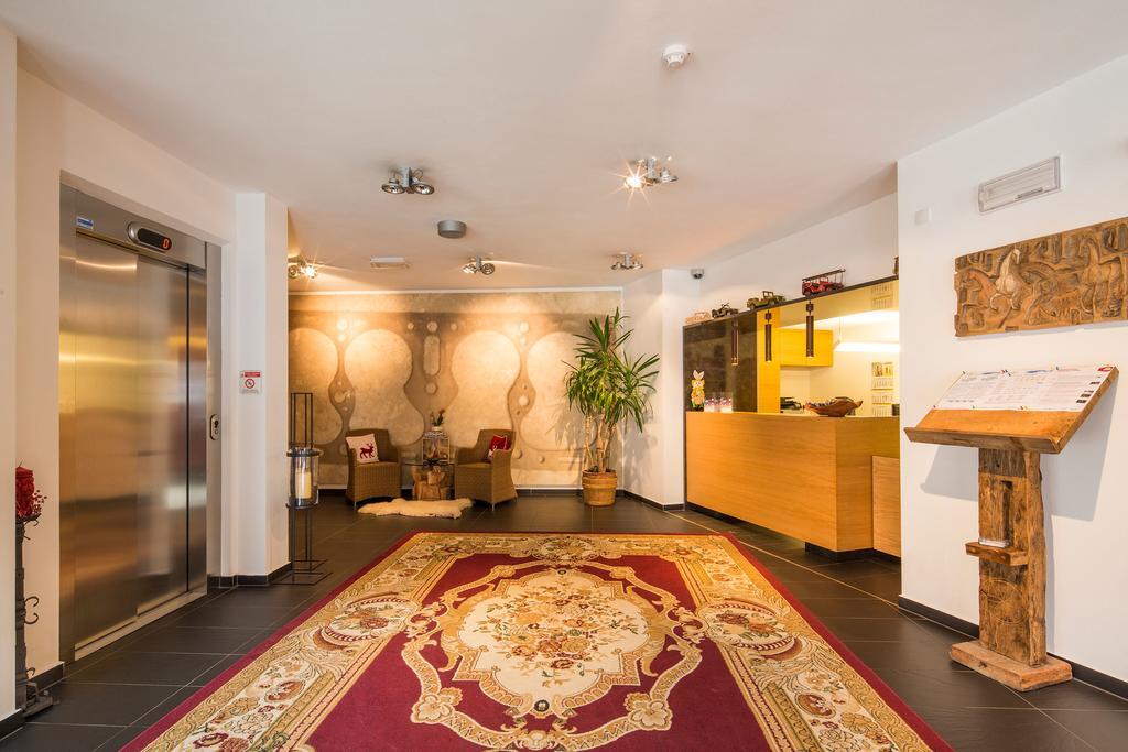 Hotel Rezia La Villa  Dış mekan fotoğraf